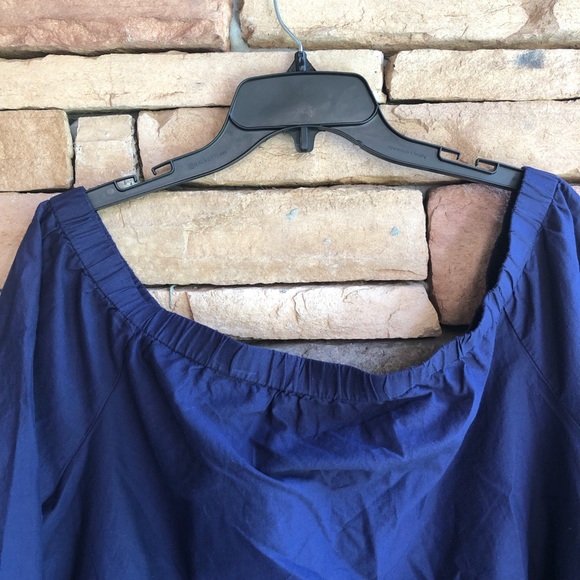 Tommy Hilfiger navy off shoulder blouse NWT - Picture 2 of 15